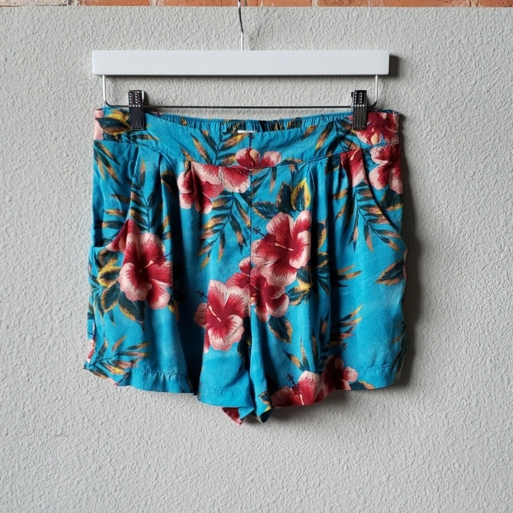 Hawaiian shorts